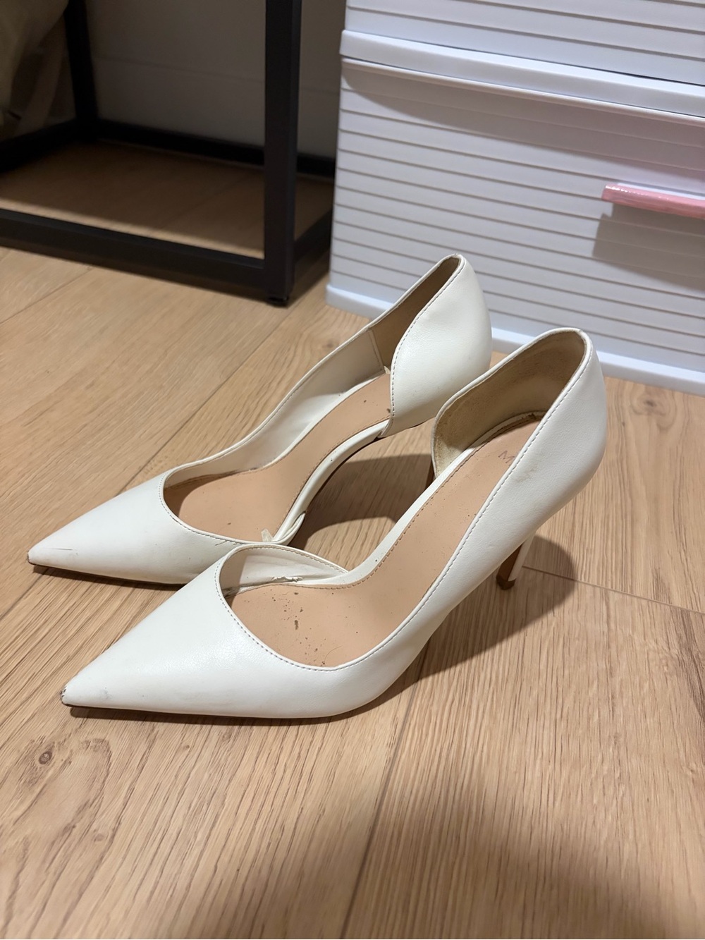 MANGO Pointed-Toe Heels in White